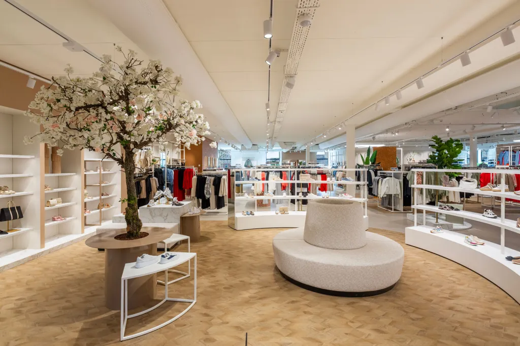 Sfeerbeeld uit de winkel van Konijnendijk Mode