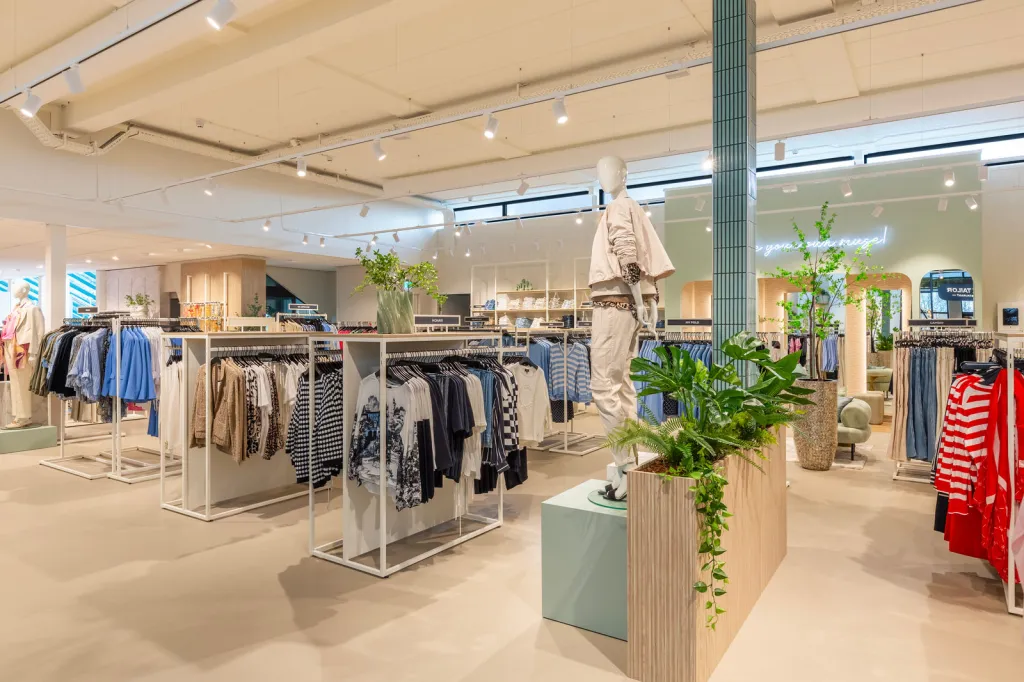 Sfeerbeeld uit de winkel van Konijnendijk Mode